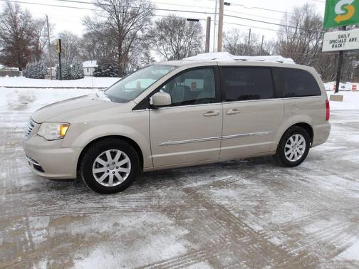 2013 Chrysler Town & Country Touring