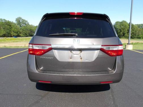 Polished Metal Metallic 2011 Honda Odyssey EX-L