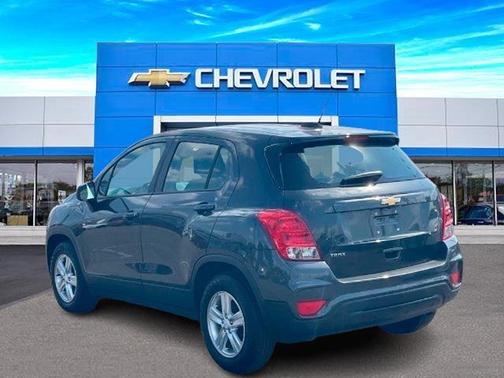 Photo 5 of 32 of 2019 Chevrolet Trax LS