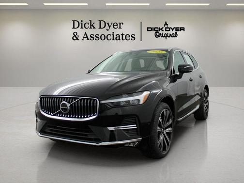 2023 Volvo XC60 B5 Ultimate Bright Theme