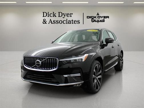 2023 Volvo XC60 B5 Ultimate Bright Theme