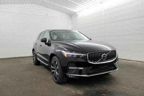 2023 Volvo XC60 B5 Ultimate Bright Theme