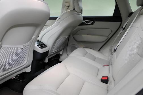 2021 Volvo XC60 T5 Inscription