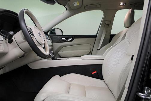 2021 Volvo XC60 T5 Inscription