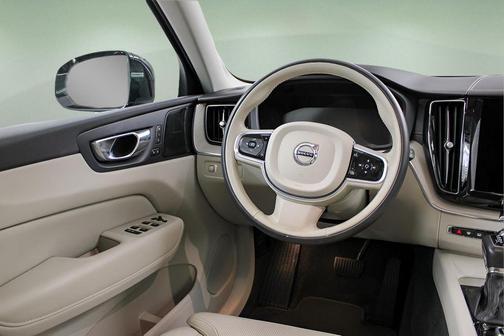 2021 Volvo XC60 T5 Inscription