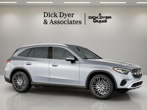 Cirrus Silver Metallic 2026 Mercedes-Benz GLC 300
