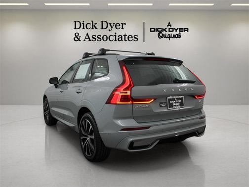 2025 Volvo XC60 B5 Ultra