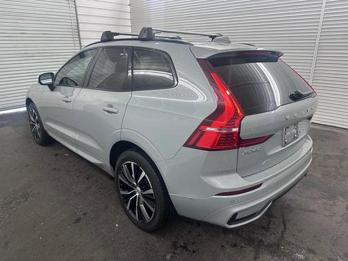 2025 Volvo XC60 B5 Ultra