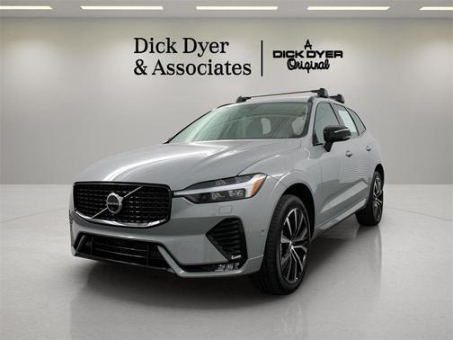 2025 Volvo XC60 B5 Ultra