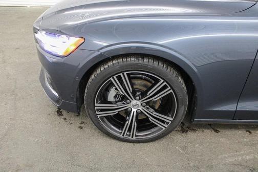 2022 Volvo S60 B5 Inscription