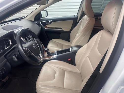 2017 Volvo XC60 T5 Inscription