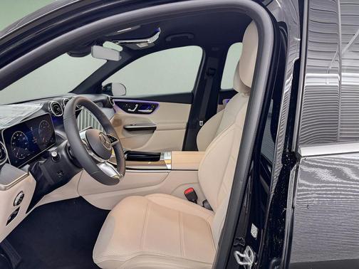 2025 Mercedes-Benz GLC 300 Base
