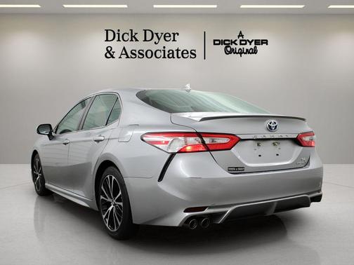 Celestial Silver Metallic 2020 Toyota Camry Hybrid SE