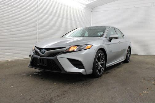 Celestial Silver Metallic 2020 Toyota Camry Hybrid SE