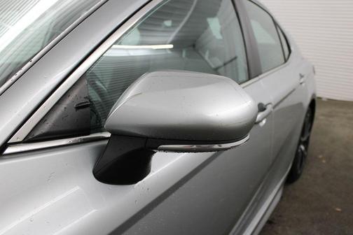 Celestial Silver Metallic 2020 Toyota Camry Hybrid SE