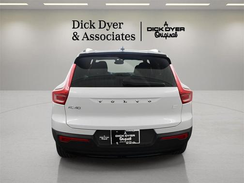 2022 Volvo XC40 Recharge Pure Electric P8 Twin Plus