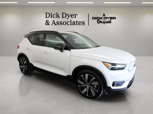 2022 Volvo XC40 Recharge Pure Electric P8 Twin Plus