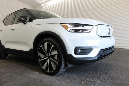 2022 Volvo XC40 Recharge Pure Electric P8 Twin Plus