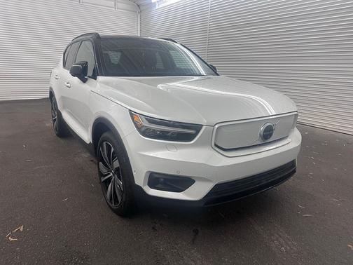 2022 Volvo XC40 Recharge Pure Electric P8 Twin Plus