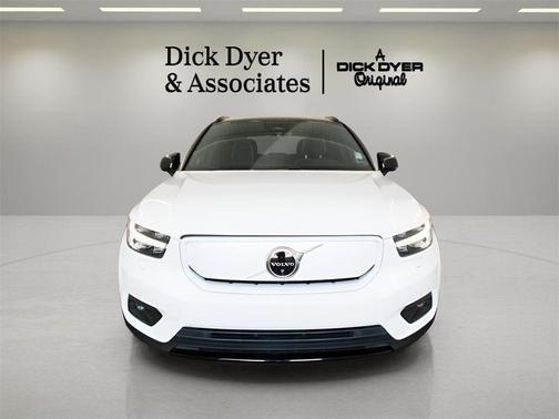 2022 Volvo XC40 Recharge Pure Electric P8 Twin Plus