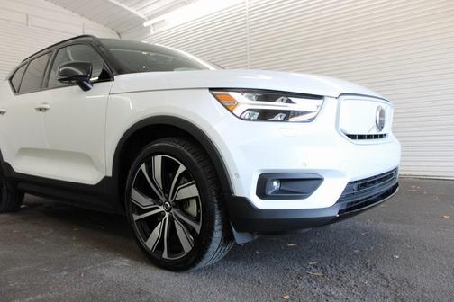 2022 Volvo XC40 Recharge Pure Electric P8 Twin Plus