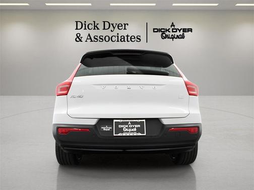 2022 Volvo XC40 Recharge Pure Electric P8 Twin Plus