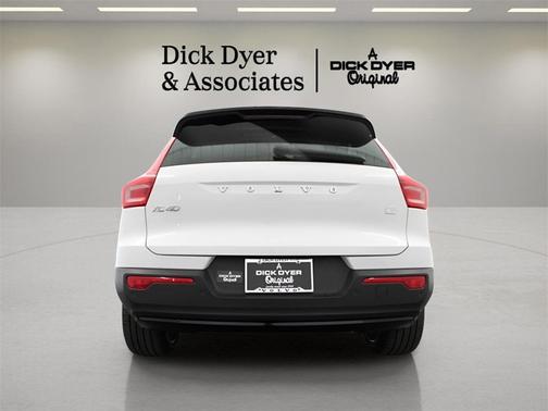 2022 Volvo XC40 Recharge Pure Electric P8 Twin Plus