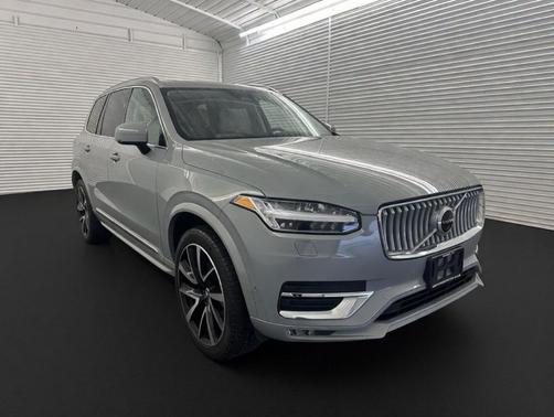 2024 Volvo XC90 B6 Ultimate Bright Theme 7-Seater
