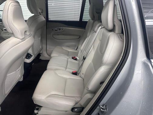 2024 Volvo XC90 B6 Ultimate Bright Theme 7-Seater