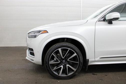 2024 Volvo XC90 B5 Plus Bright Theme