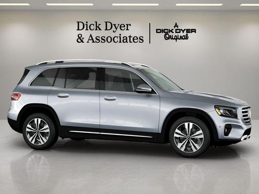 Cirrus Silver Metallic 2026 Mercedes-Benz GLB 250 Base