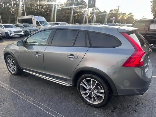 2018 Volvo V60 Cross Country T5