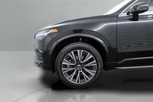2022 Volvo XC90 T5 Momentum 7 Passenger