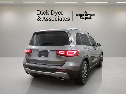 Mountain Gray Metallic 2023 Mercedes-Benz GLB 250 Base