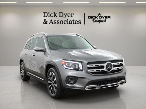 Mountain Gray Metallic 2023 Mercedes-Benz GLB 250 Base