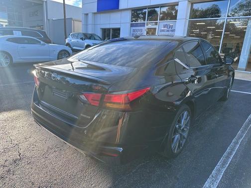 2023 Nissan Altima 2.0 SR