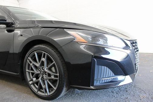 2023 Nissan Altima 2.0 SR