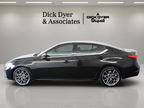 2023 Nissan Altima 2.0 SR