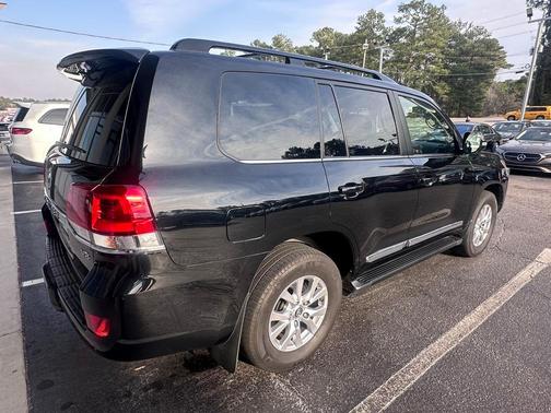 2018 Toyota Land Cruiser V8