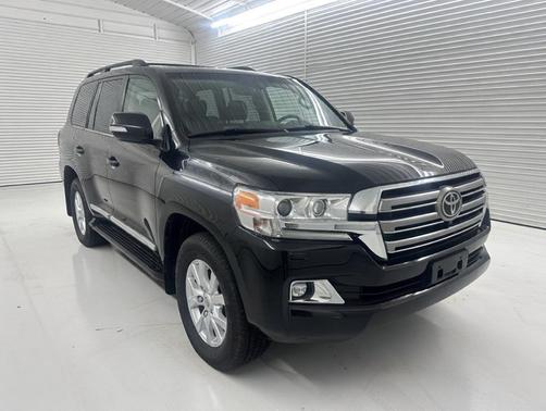 2018 Toyota Land Cruiser V8