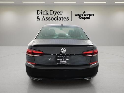 2021 Volkswagen Passat 2.0T R-Line