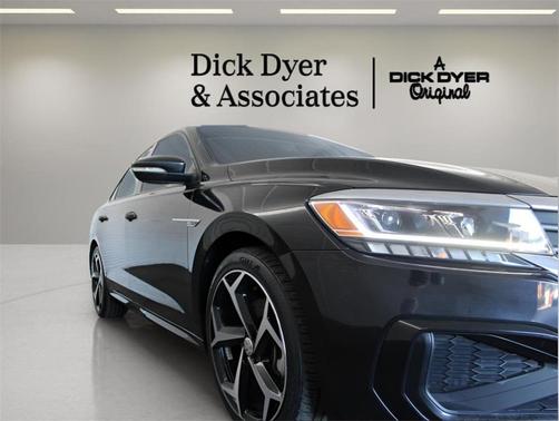 2021 Volkswagen Passat 2.0T R-Line