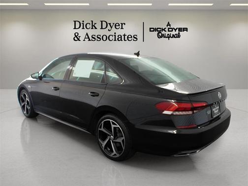 2021 Volkswagen Passat 2.0T R-Line