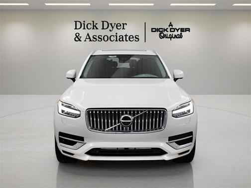 2025 Volvo XC90 Plug-In Hybrid T8 Ultra 6-Seater