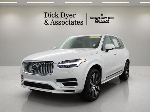 2025 Volvo XC90 Plug-In Hybrid T8 Ultra 6-Seater