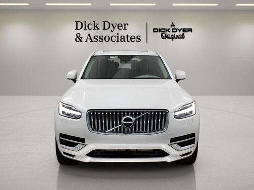 2025 Volvo XC90 Plug-In Hybrid T8 Ultra 6-Seater