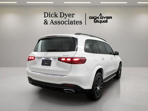 Polar White 2024 Mercedes-Benz GLS 450