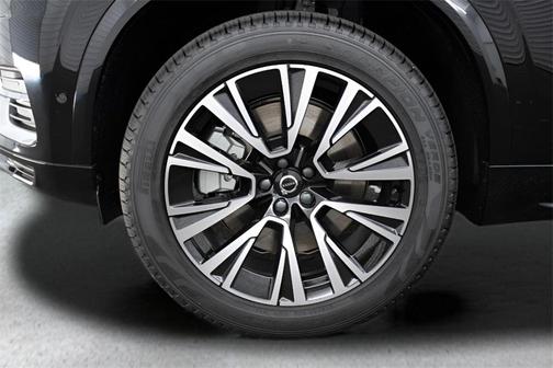 2025 Volvo XC90 Plug-In Hybrid T8 Plus 7-Seater