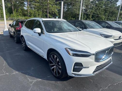 2023 Volvo XC60 B5 Ultimate Bright Theme