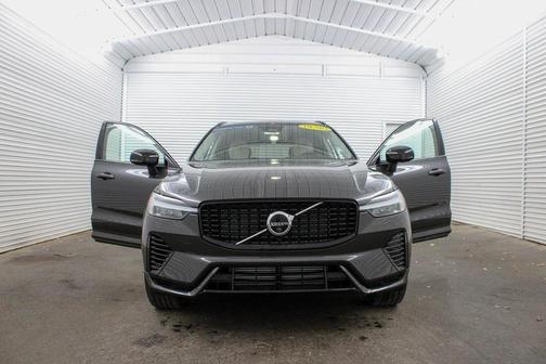 2025 Volvo XC60 Plug-In Hybrid T8 Plus